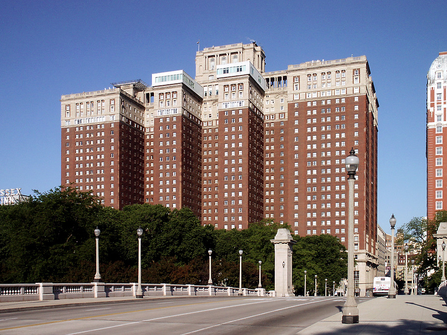 Chicago Hilton & Towers by Daniel Kieckhefer
