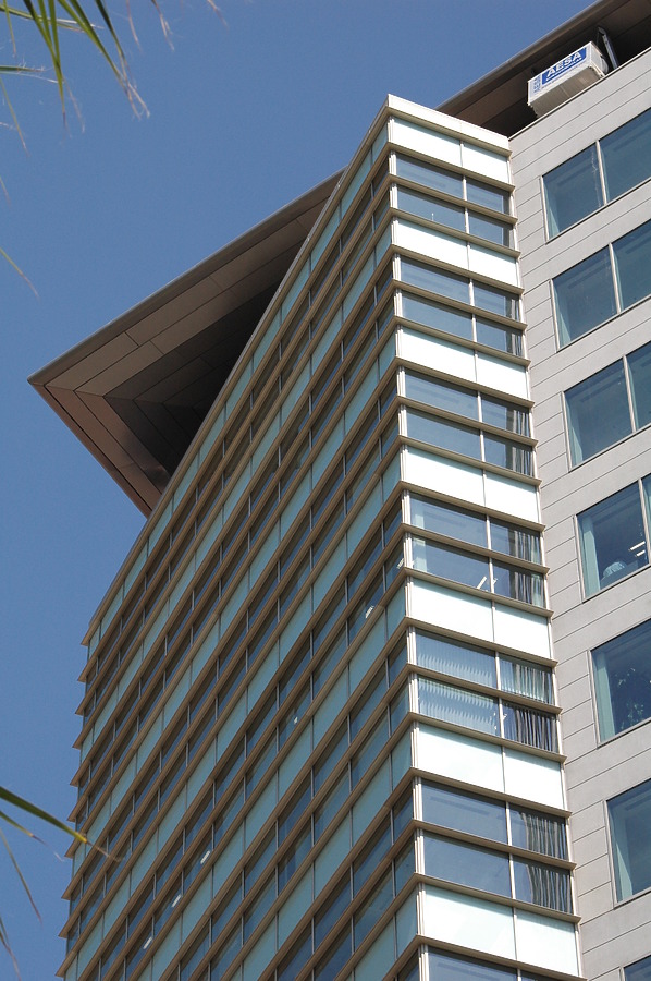 Torre Diagonal Mar by David Guija