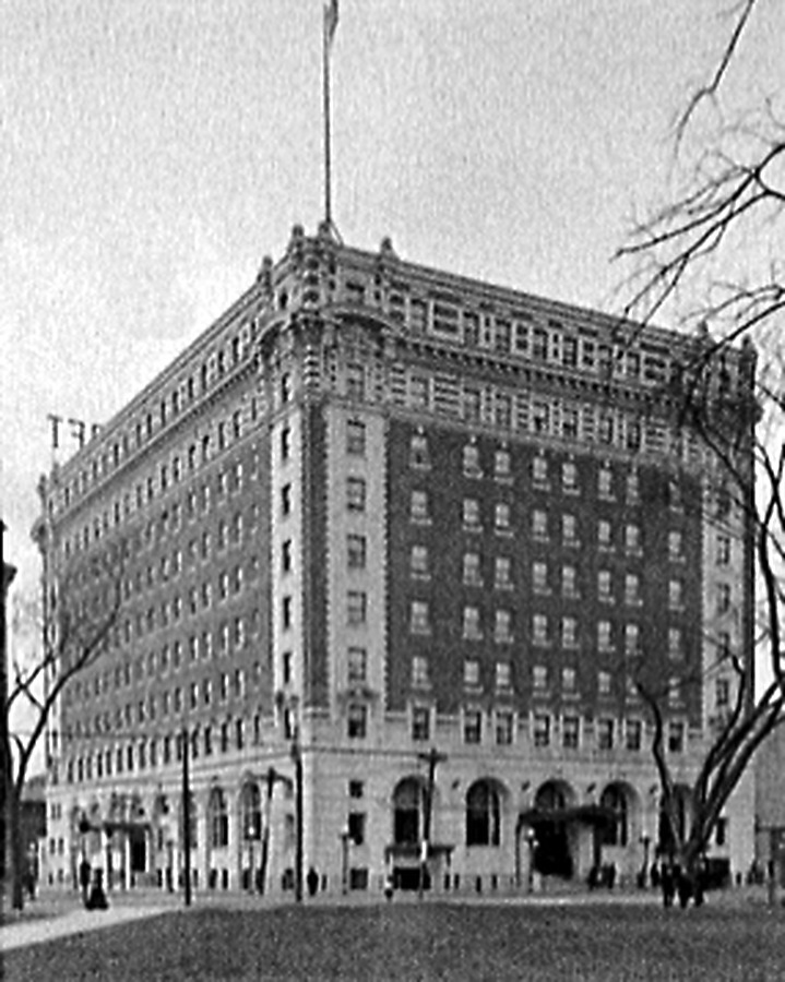 Bancroft Commons by Library of Congress, Prints and Photographs Division, Detroit Publishing Company Collection