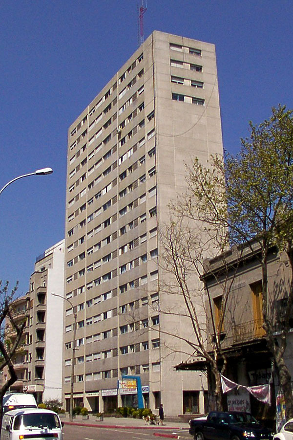 Torre del Palacio by Daniel Kieckhefer