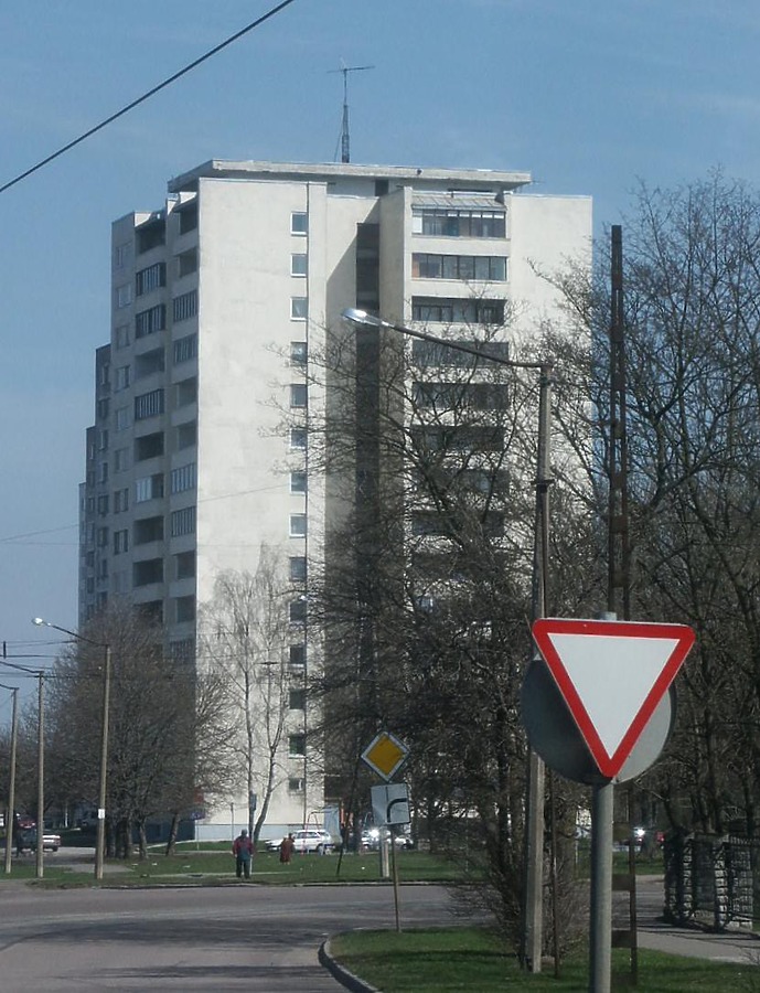 Lasnamäe 18 by Huopa