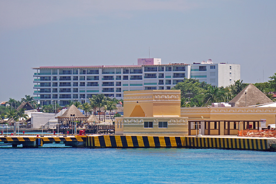 Palmar Condominiums by Ryan Hildebrand
