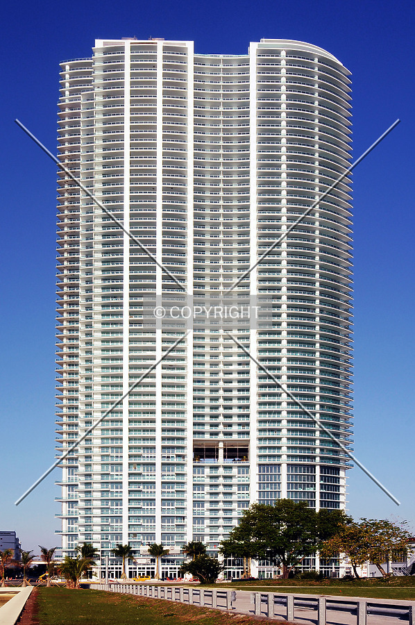 900 Biscayne Bay by Jorge Molina