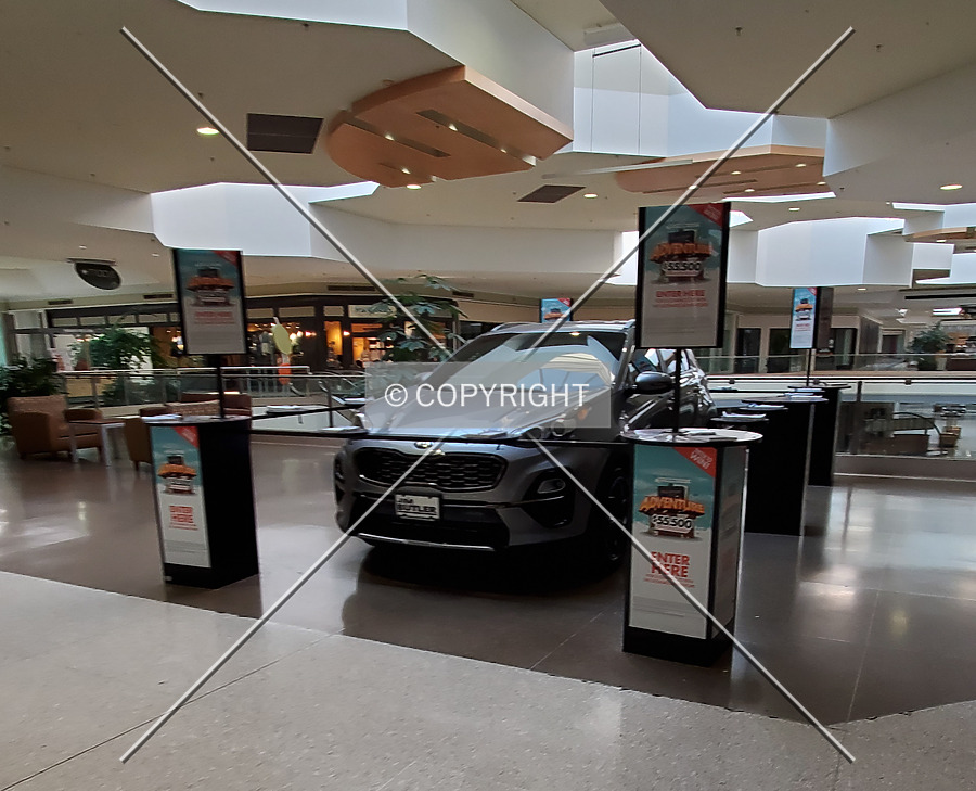 Chesterfield Mall by Ryan Hildebrand