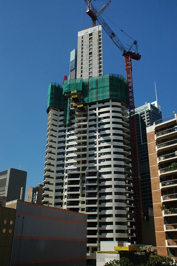 Meriton Tower by John Bek