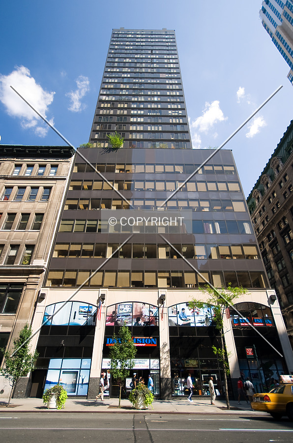 Fifth Avenue Tower by Serdica