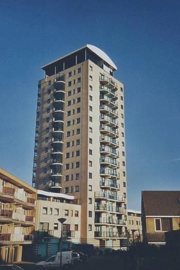 Maasboulevard 42-48 by Michiel van Dijk