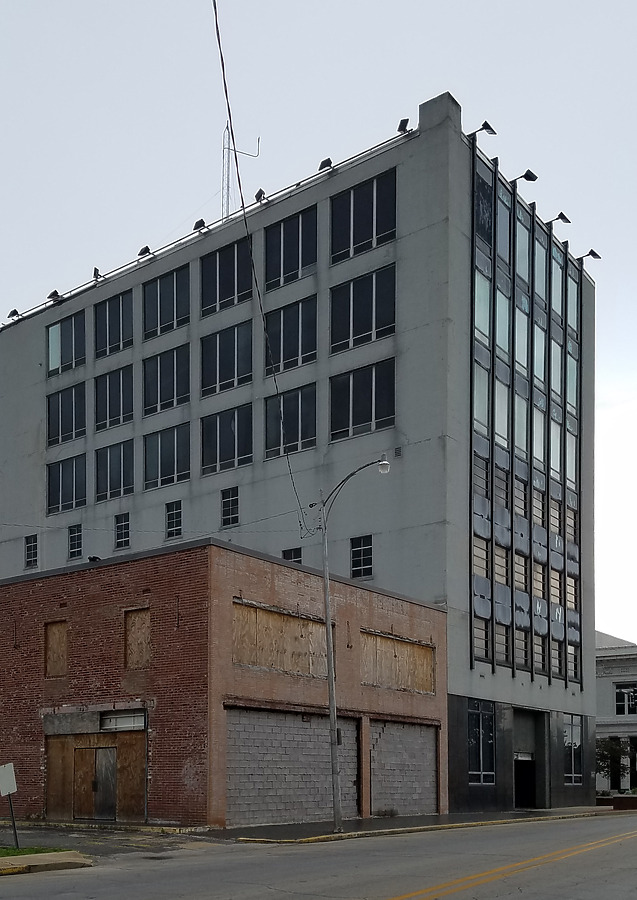 Bank of America Building by Ryan Hildebrand