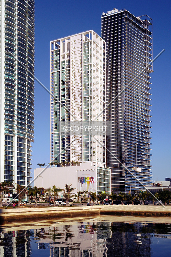 Ten Museum Park by Jorge Molina