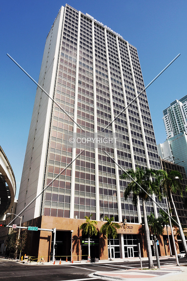 New World Tower by Jorge Molina