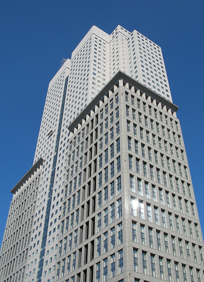 Sanno Park Tower by Kevin Hemphill