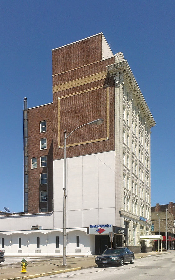 Bank of America Building by Ryan Hildebrand