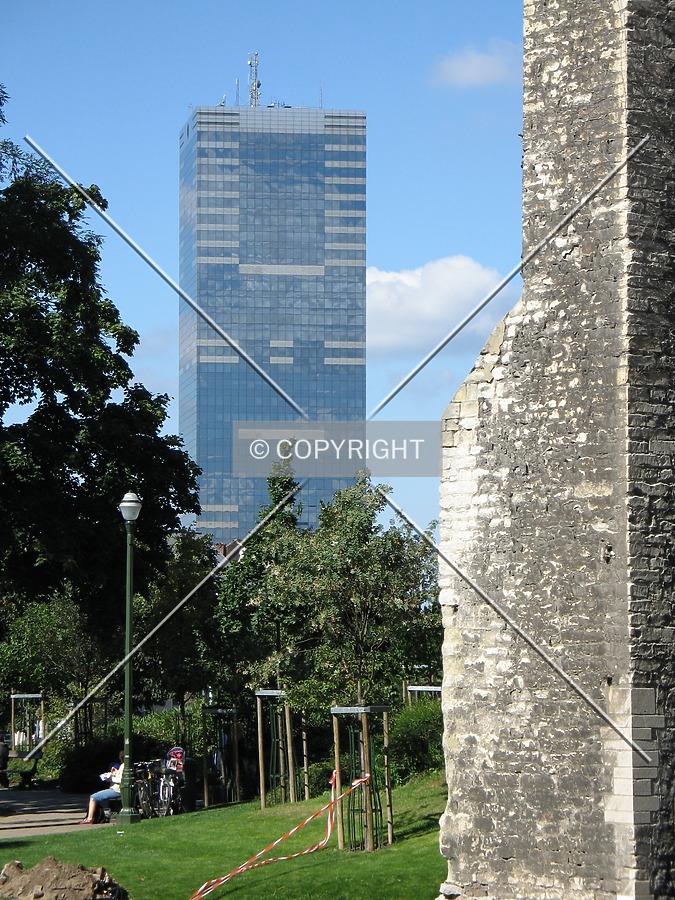 Tour du Midi / Zuidertoren by Emmanuel D.