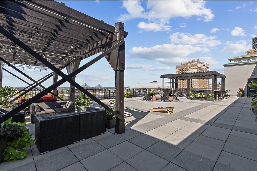 The Merchandise Mart Apartments by Oliver Properties