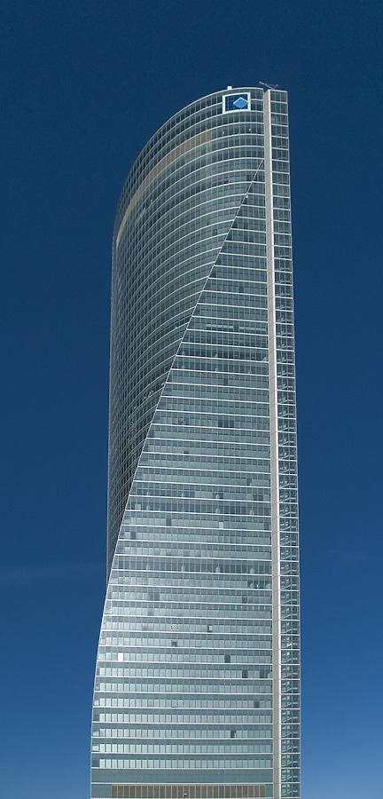 Torre Espacio by Cesar Serrano