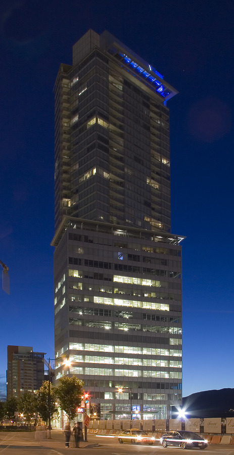 Shaw Tower by Pavel Toczynski