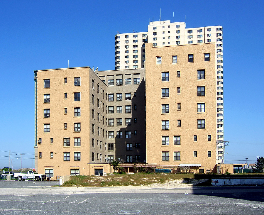 Kingsley Arms Apartments by John Cahill