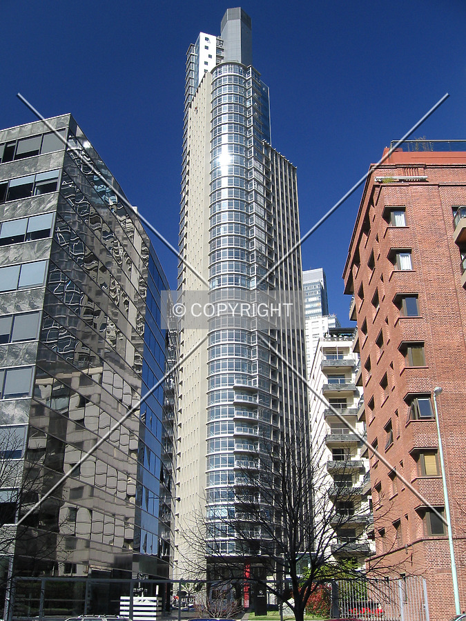 Mulieris torre Norte by Maximiliano Buono