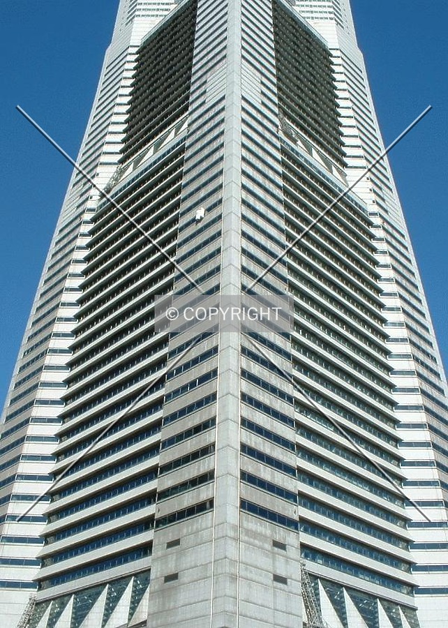 Yokohama Landmark Tower by Andrew Stewart
