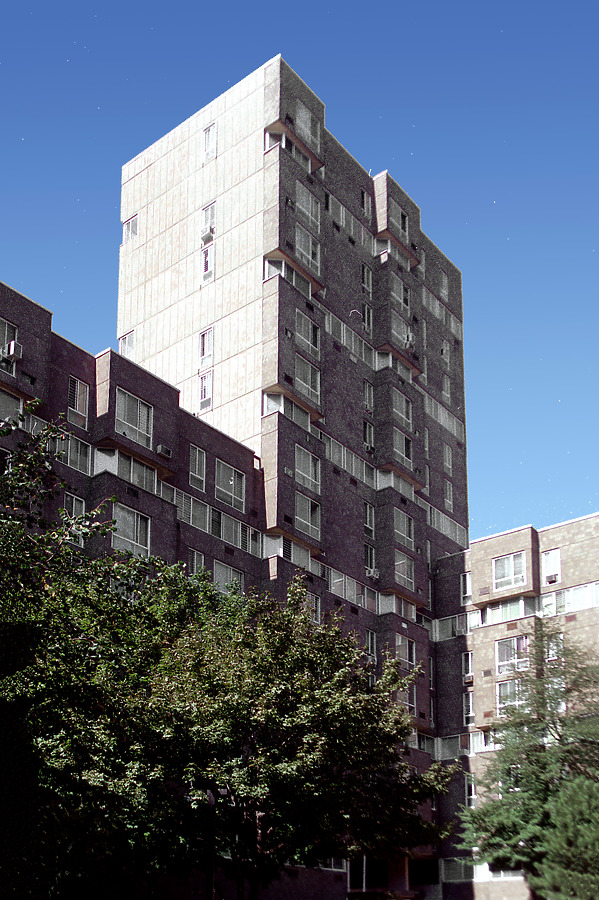 Riverview 1 - 70 Hawthorne Avenue by John Cahill