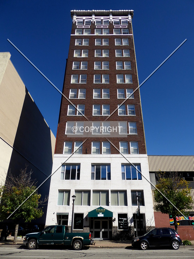 Palace Centre by Chris Patriarca