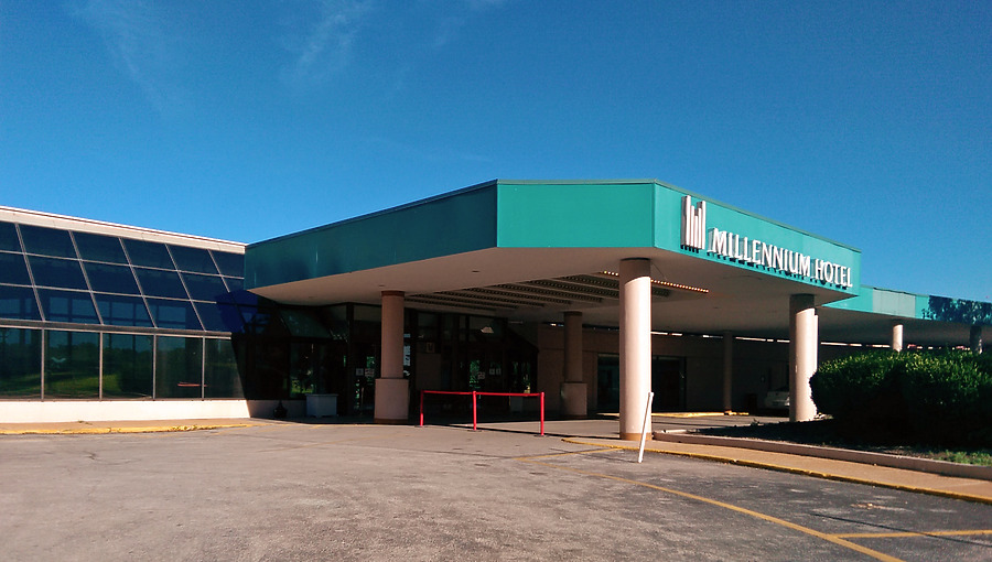 Millennium Hotel Saint Louis Tower I by Ryan Hildebrand