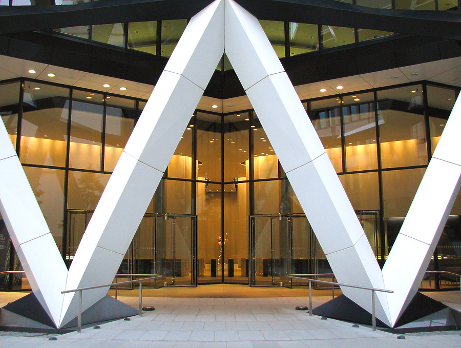 30 St Mary Axe by Wilson Ling