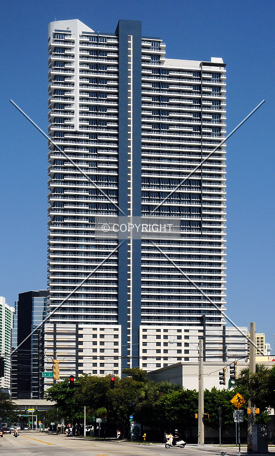 Infinity at Brickell by Jorge Molina