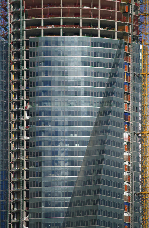 Torre Espacio by Cesar Serrano