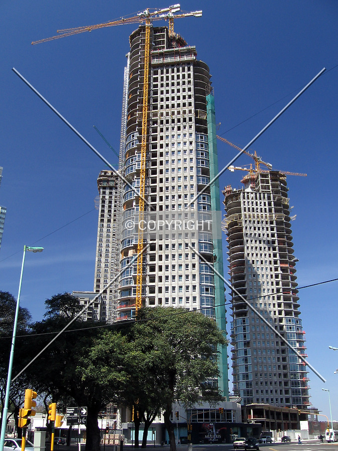 Mulieris torre Norte by Maximiliano Buono