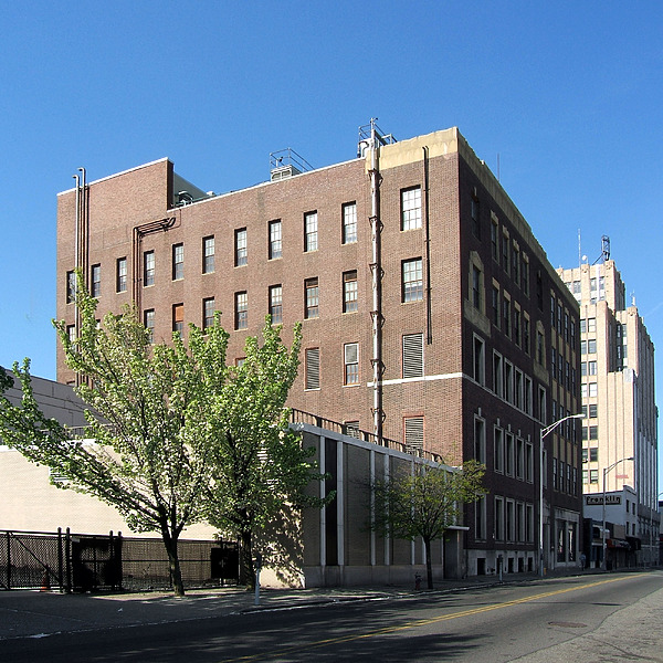 1196-east-grand-street-photo-770-755-466-stock-image-skydb