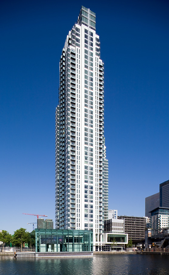 Pan Peninsula East Tower by Pavel Toczynski