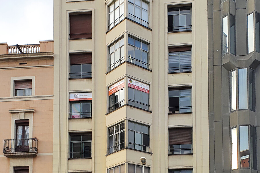 Ronda de la Universitat, 7