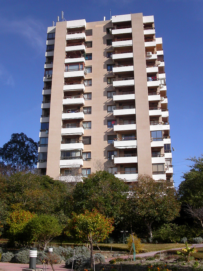 Edificio Neguri by Cesar Serrano