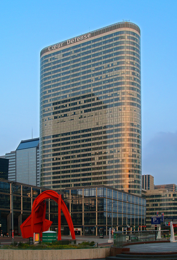 Coeur Défense by Cesar Serrano
