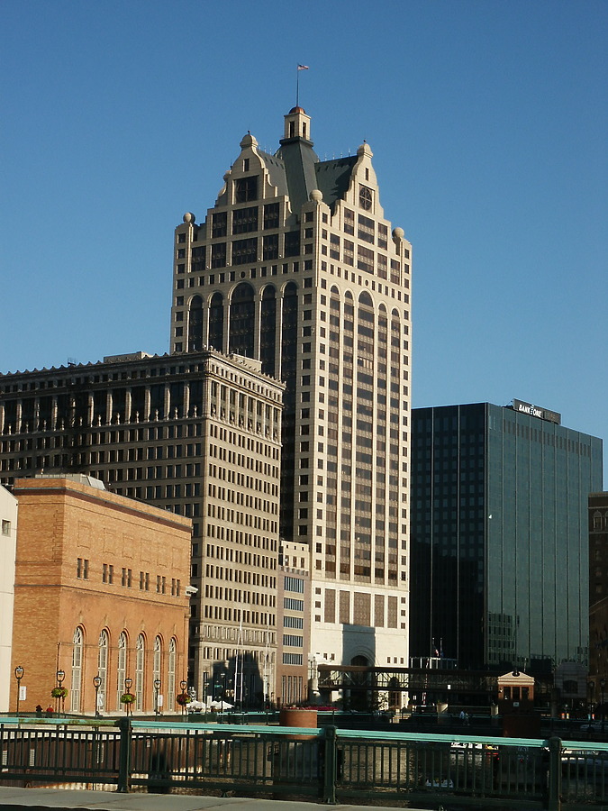 100 East Wisconsin by Daniel Kieckhefer