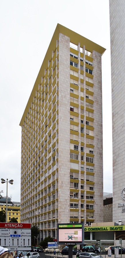 Edifício Aviz by Huopa
