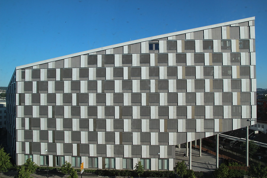 Portalen kontorbygg by Kjetil Balog