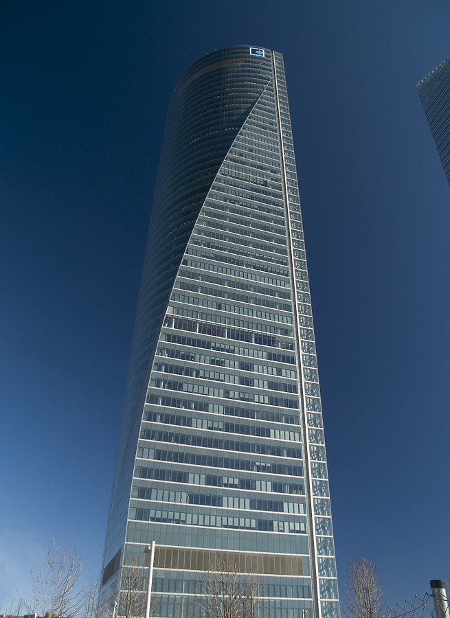 Torre Espacio by Cesar Serrano