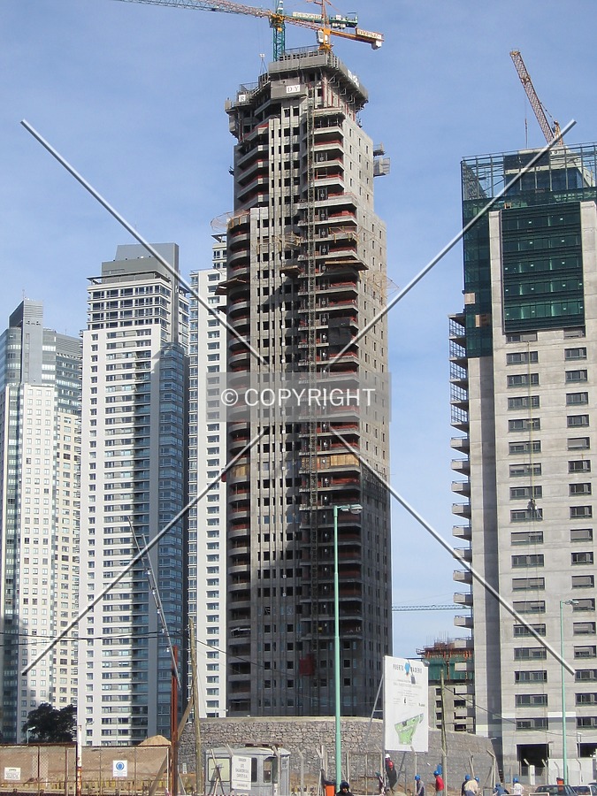 Torre Renoir 1 by Maximiliano Buono