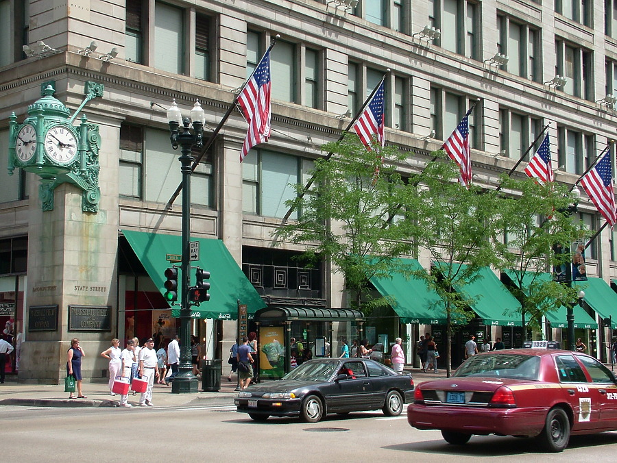 Macy's at State Street by Pedro Marcelino