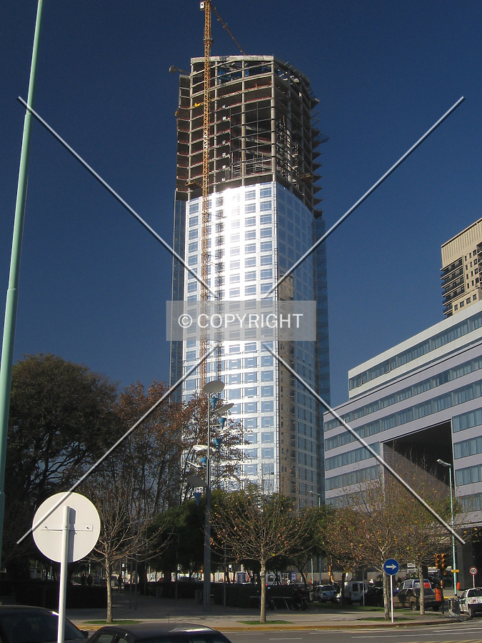 Torre Repsol YPF by Maximiliano Buono