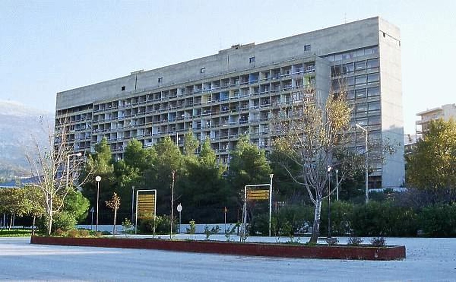Student Accomodation Block by Gregory Maloukos