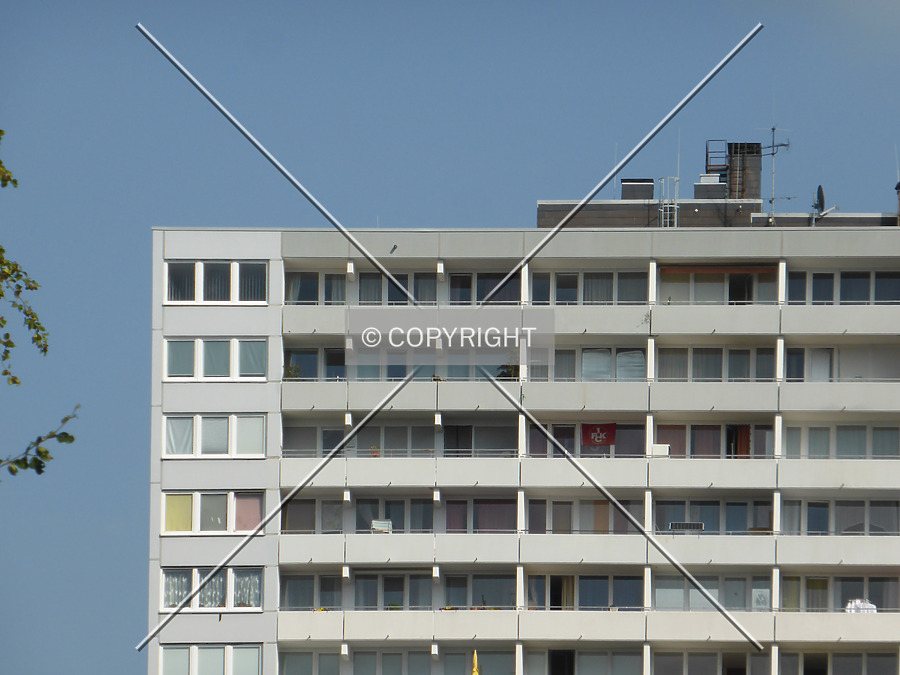 St.-Quentin-Ring 4 by Nephilim