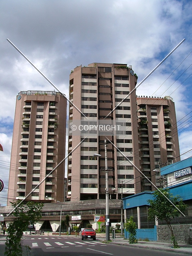 Torres Almagro Torre C by Rodrigo Salas