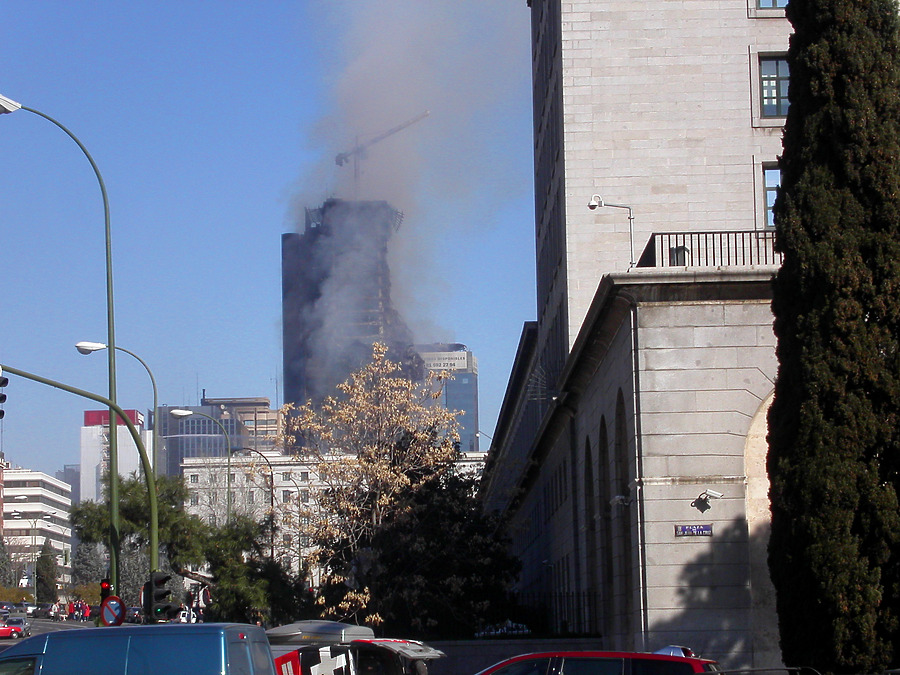 Edificio Windsor by Cesar Serrano
