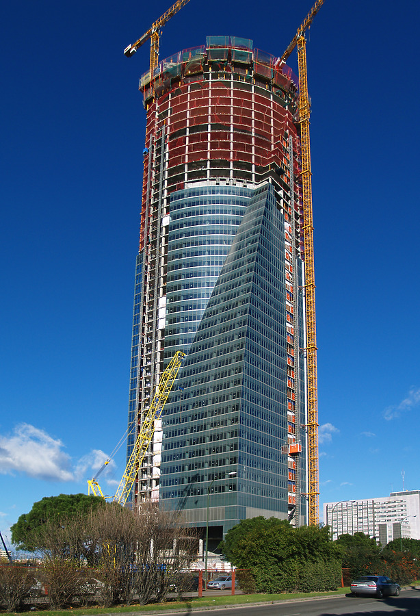 Torre Espacio by Cesar Serrano