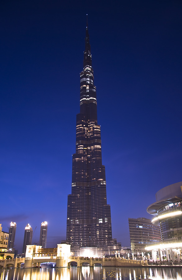 Burj Khalifa by Nareg Karamanoukian