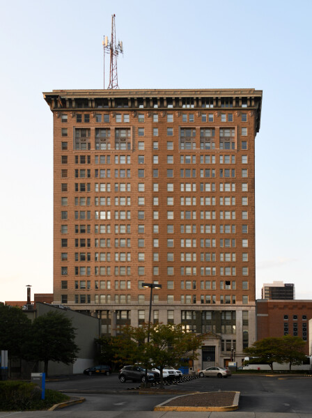 781-557-571