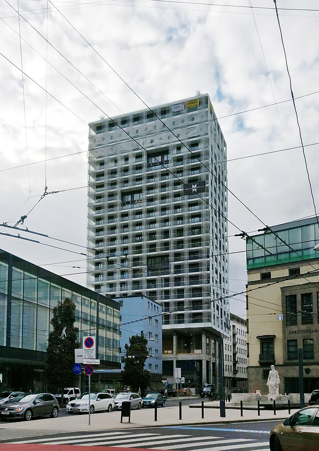 Lux tower by Huopa
